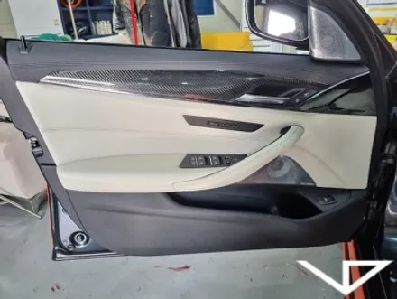 bmw_m5_봐라다이스_실내커스텀_자동차실내_실내염색_아이보리_자동차꾸미기_차량실내_1티어_커스텀장인_유튜브 / 화성시 정남면