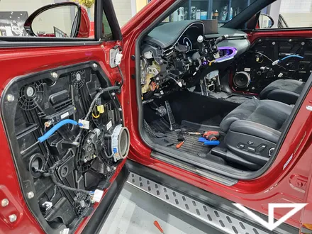 제네시스_GV70_봐라다이스_실내커스텀_자동차실내_실내염색_보르도_레드_자동차꾸미기_내차꾸미기_차량실내_1티어_커스텀장인_유튜브 / 화성시 정남면