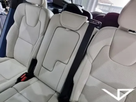 볼보_XC90_봐라다이스_실내커스텀_자동차실내_실내염색_실내도색_네이비_베이지_자동차꾸미기_차량실내_1티어_커스텀장인_유튜브 / 화성시 정남면