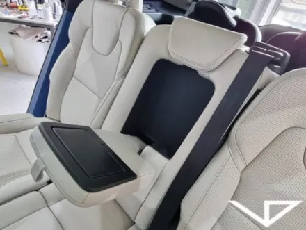 볼보_XC90_봐라다이스_실내커스텀_자동차실내_실내염색_실내도색_네이비_베이지_자동차꾸미기_차량실내_1티어_커스텀장인_유튜브 / 화성시 정남면