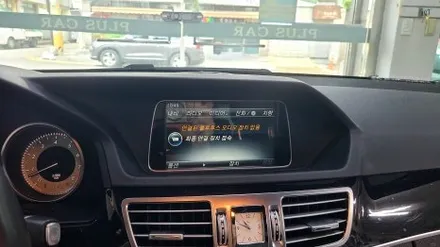 인천 벤츠 E클래스 아이나비 네비사용이 가능한 12.3인치 안드로이드 올인원