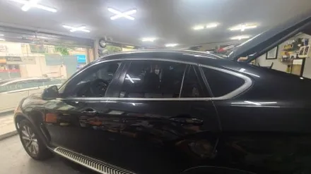bmw x6 열차단을 위한 인천 블락포디 스카이블루 썬팅 재시공