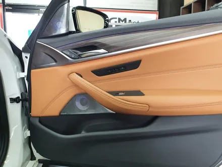 BMW 5시리즈 BMW G30. 오버젠 회오리 트위터, 엠비언트트위터, 엠비언트 미드 장착. / 대전,세종,청주