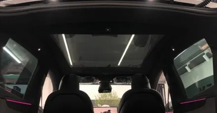 [테슬라 모델 Y 주니퍼] 실내 블랙 감성 완성! 오버젠 전동 썬쉐이드 \'블랙\' 장착 후기 / 대전,세종,청주