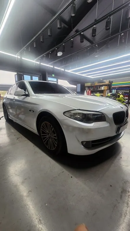 BMW 5시리즈 고광택 타이니봇화이트펄 전체랩핑 / 양주 백석읍