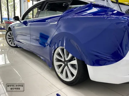 인천 랩핑 추천 / 테슬라 모델3 화이트에서 Gloss Deep Blue Metallic (유광 딥블루 메탈릭)으로 화려한 변신!! / 인천 연수구 송도동