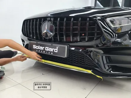 인천 랩핑 벤츠 CLS 400D 그릴랩핑으로 올블랙 시크 포스! 크롬죽이기 랩핑은 역시 솔라가드 프리미엄 송도직영점!! / 인천 연수구 송도동