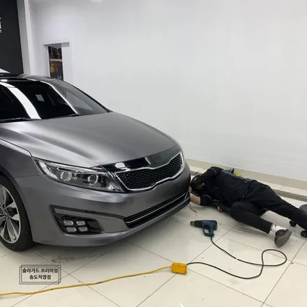 인천 랩핑은 역시 솔라가드프리미엄 송도직영점!! 반무광의 매력 사틴 다크그레이 전체랩핑으로 새차로 변신한 K5!! / 인천 연수구 송도동