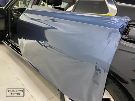 인천 랩핑 제네시스 EQ900 gloss glacier gray(유광 그레이셔 그레이) 시공퀄리티는 솔라가드 프리미엄 송도직영점이 최고!! / 인천 연수구 송도동