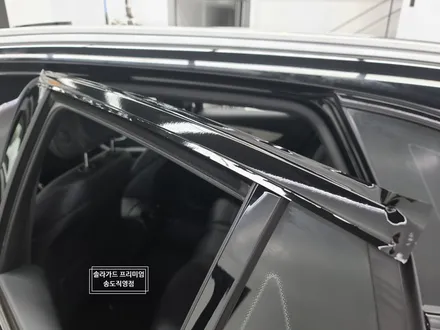 인천 랩핑 벤츠 GLC 220d 크롬죽이기 랩핑시공으로 관리와 드레스업의 1석2조!! (솔라가드 프리미엄 송도직영점) / 인천 연수구 송도동