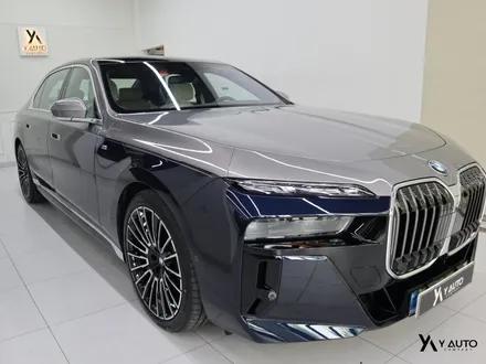 럭셔리와 첨단이 공존하는 플래그십 세단 BMW 750e xDrive의 전체 PPF 시공기 / 인천 연수구 송도동