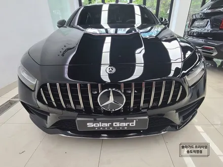인천 랩핑 벤츠 CLS 400D 그릴랩핑으로 올블랙 시크 포스! 크롬죽이기 랩핑은 역시 솔라가드 프리미엄 송도직영점!! / 인천 연수구 송도동
