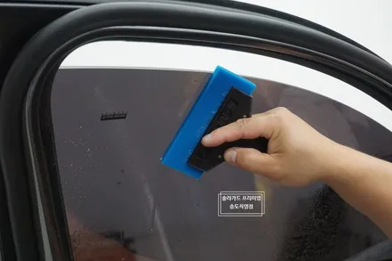 인천신차패키지 전문업체 제네시스 G70 틴팅 부터 블랙박스까지! LX 썬팅시공은 LX마스터에게!! / 인천 연수구 송도동