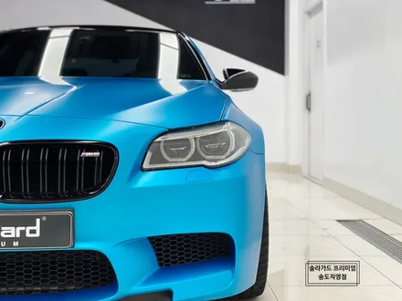 인천 랩핑 잘하는 곳 / BMW F10 M5 satin ocean shimmer (사틴오션쉬머) 전체랩핑 / 인천 연수구 송도동