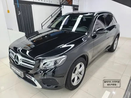 인천 랩핑 벤츠 GLC 220d 크롬죽이기 랩핑시공으로 관리와 드레스업의 1석2조!! (솔라가드 프리미엄 송도직영점) / 인천 연수구 송도동