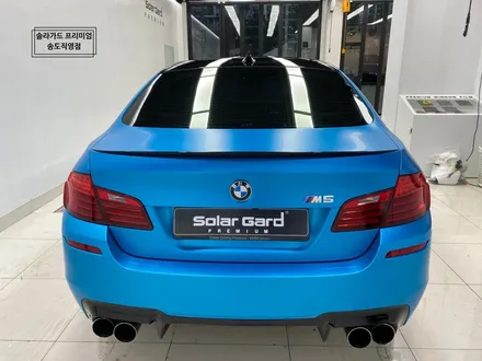 인천 랩핑 잘하는 곳 / BMW F10 M5 satin ocean shimmer (사틴오션쉬머) 전체랩핑 / 인천 연수구 송도동