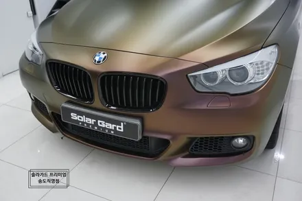 인천 랩핑 재시공 BMW 5GT  Satin Flip Volcanic Flare (사틴 플립 볼캐닉 플레어) 전체랩핑으로 신비로운 존재감 폭발!! (솔라가드 프리미엄 송도직영점) / 인천 연수구 송도동