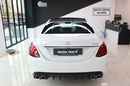 인천 신차패키지 벤츠 C43 AMG, 솔라가드 퀀텀 썬팅으로 고급미의 정점을!! (+유리발수코팅 / 솔라가드 프리미엄 송도직영점) / 인천 연수구 송도동