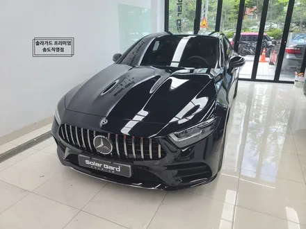 인천 랩핑 벤츠 CLS 400D 그릴랩핑으로 올블랙 시크 포스! 크롬죽이기 랩핑은 역시 솔라가드 프리미엄 송도직영점!! / 인천 연수구 송도동