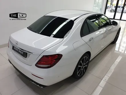 인천 벤츠 E300 탑폴리에 루프스킨시공으로 파노라마선루프 느낌물씬!! / 인천 연수구 송도동