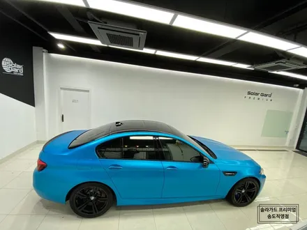 인천 랩핑 잘하는 곳 / BMW F10 M5 satin ocean shimmer (사틴오션쉬머) 전체랩핑 / 인천 연수구 송도동