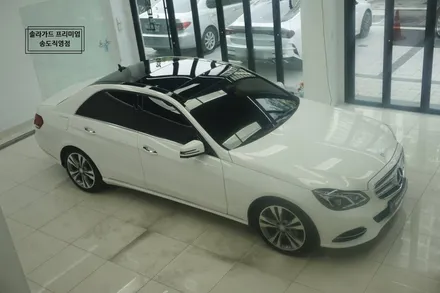 벤츠 E300 솔라가드 프리미엄 티타늄 썬팅으로 합리적인 인천 썬팅 재시공 완성 (블랙박스, 보조배터리) / 솔라가드 프리미엄 송도직영점 / 인천 연수구 송도동