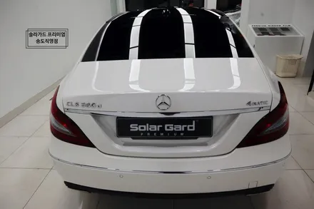 인천 송도 썬팅 (틴팅), 랩핑 벤츠 CLS 350d 솔라가드 프리미엄 티타늄 & 탑폴리에 루프스킨 블랙 시크 고급미 셋뚜셋뚜!! / 인천 연수구 송도동