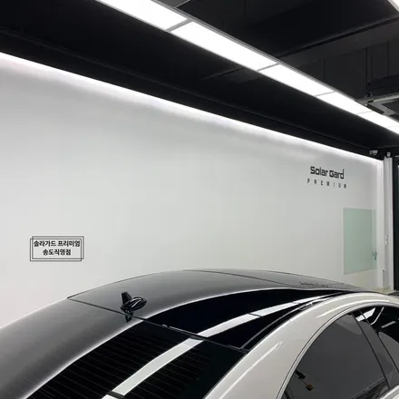 인천 송도 썬팅 (틴팅), 랩핑 벤츠 CLS 350d 솔라가드 프리미엄 티타늄 & 탑폴리에 루프스킨 블랙 시크 고급미 셋뚜셋뚜!! / 인천 연수구 송도동