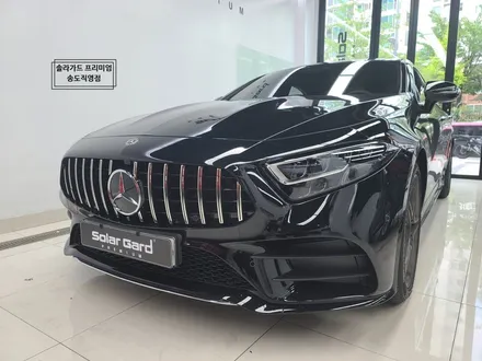 인천 랩핑 벤츠 CLS 400D 그릴랩핑으로 올블랙 시크 포스! 크롬죽이기 랩핑은 역시 솔라가드 프리미엄 송도직영점!! / 인천 연수구 송도동