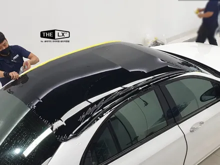 인천 벤츠 E300 탑폴리에 루프스킨시공으로 파노라마선루프 느낌물씬!! / 인천 연수구 송도동