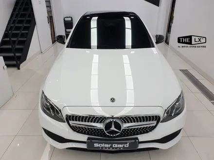 인천 벤츠 E300 탑폴리에 루프스킨시공으로 파노라마선루프 느낌물씬!! / 인천 연수구 송도동