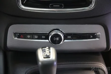 볼보 XC90 실내 랩핑 우드 교체 시공 / 인천 남동 구월동