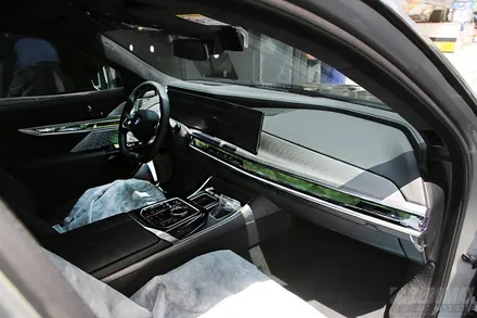BMW 7시리즈  i7 투톤랩핑 듀오톤 순정 스타일 시공 / 인천 남동 구월동