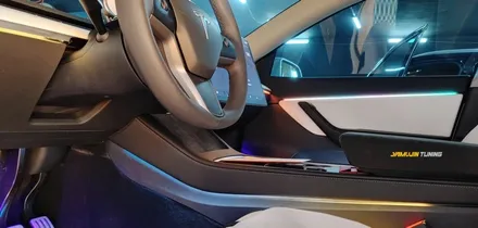 TESLA 테슬라 모델Y 간접 아크릴과 순정 모니터 연동 무빙 엠비언트의 환상적인 실내 감성 #글로우모션 / 포천, 양주, 의정부, 동두천