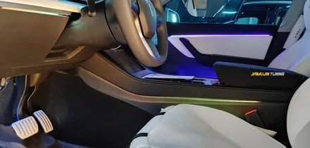TESLA 테슬라 모델Y 간접 아크릴과 순정 모니터 연동 무빙 엠비언트의 환상적인 실내 감성 #글로우모션 / 포천, 양주, 의정부, 동두천