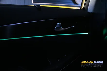 자동차 실내 무드등 LED 튜닝 더 이상없다!!올뉴K7 RGB 엠비언트. 광섬유 적용. 핸드폰 연동으로 손쉬운 작동(야무진튜닝) / 포천, 양주, 의정부, 동두천