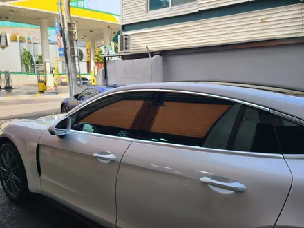 포르쉐 파나메라 화이트컬러에 솔라가드 퀀텀 / 대구 신차패키지 / 대구 수성구 상동