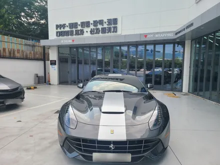 페라리 F12 베틀리네타 ,자연흡기 / 대구랩핑/ 데칼 / 대구 수성구 상동