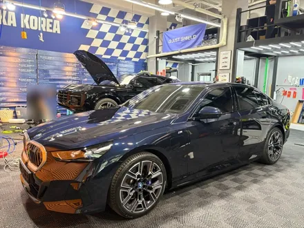 BMW 530e. 카본블랙 .루마버텍스  신차패키지 / 대구 수성구 상동