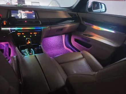 BMW 750d SB 무빙엠비언트+풋등-화이트라인 / 대전 서구 도마동