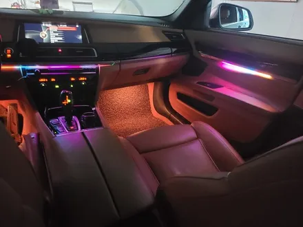BMW 750d SB 무빙엠비언트+풋등-화이트라인 / 대전 서구 도마동