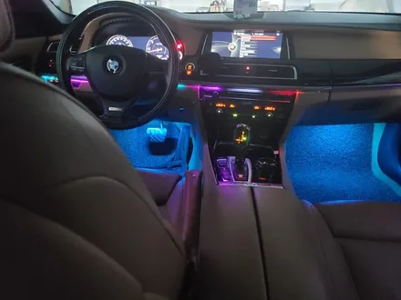 BMW 750d SB 무빙엠비언트+풋등-화이트라인 / 대전 서구 도마동