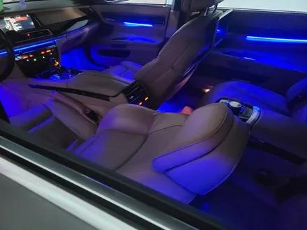 BMW 750d SB 무빙엠비언트+풋등-화이트라인 / 대전 서구 도마동