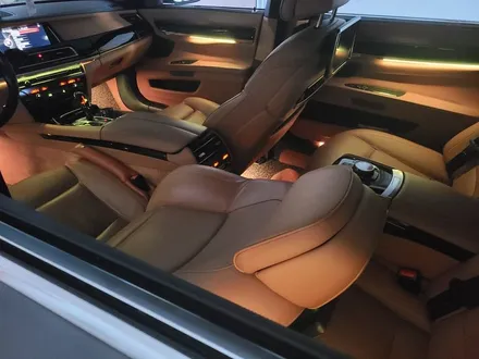 BMW 750d SB 무빙엠비언트+풋등-화이트라인 / 대전 서구 도마동