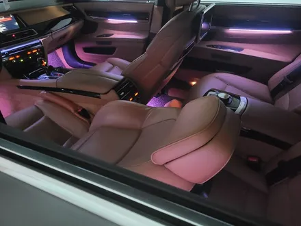 BMW 750d SB 무빙엠비언트+풋등-화이트라인 / 대전 서구 도마동