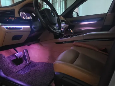 BMW 750d SB 무빙엠비언트+풋등-화이트라인 / 대전 서구 도마동