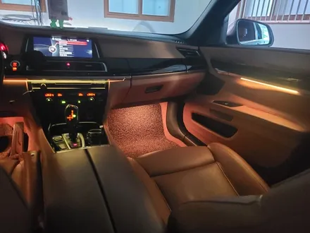 BMW 750d SB 무빙엠비언트+풋등-화이트라인 / 대전 서구 도마동