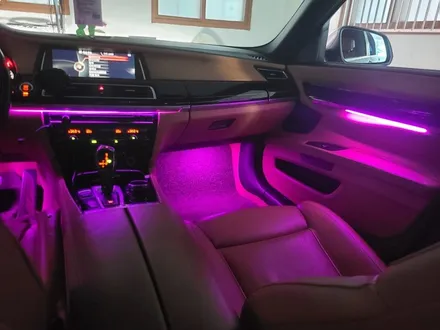 BMW 750d SB 무빙엠비언트+풋등-화이트라인 / 대전 서구 도마동