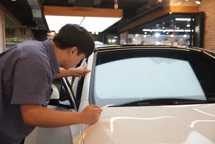 벤츠 E300, 프리미엄 나노세라믹으로 깔끔하게 시공완료! / 서울 마포구 성산동