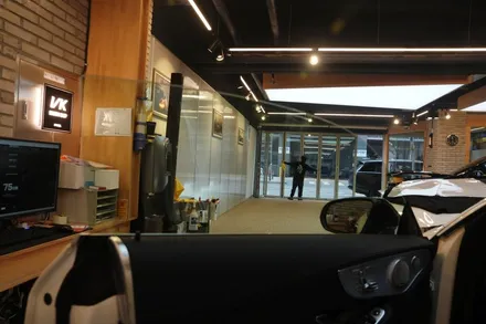 벤츠 C클래스, 클라식 썬팅 + 생활보호 PPF로 쾌적하게 / 서울 마포구 성산동